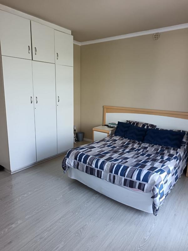 5 Bedroom Property for Sale in Grassy Park Western Cape